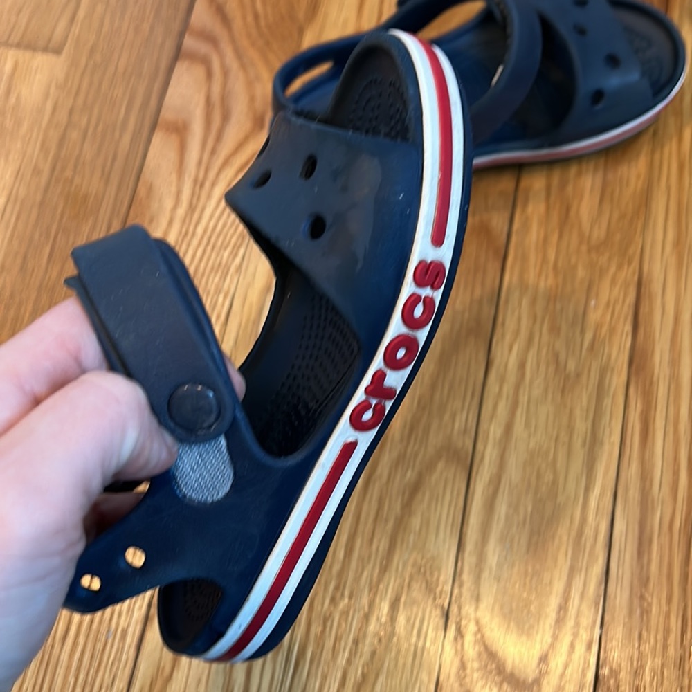 Crocs - Picture 2 of 3